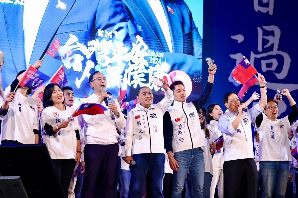 【選戰觀察】拚南台灣「少輸為贏」   管中閔背書挺催厭綠票