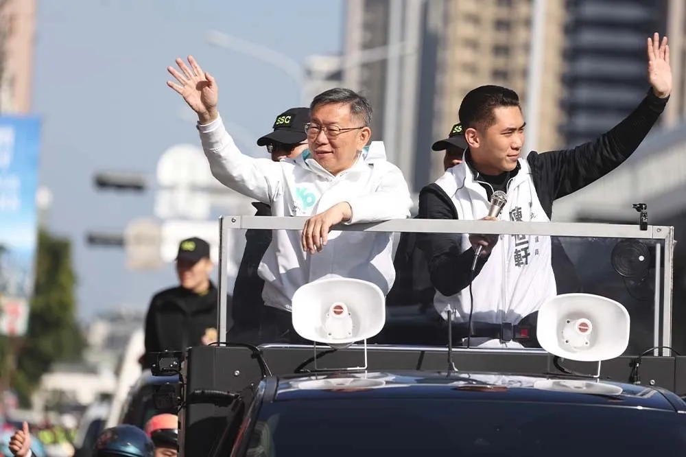 禁柯令破防！傳國民黨默許小雞與柯同框　柯文哲：因為我是強的母雞