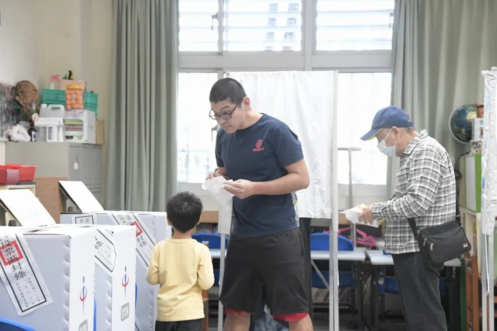 「章魚哥」天玉里開票結果出爐！賴清德40.95%、侯友宜38.21%、柯文哲20.85%