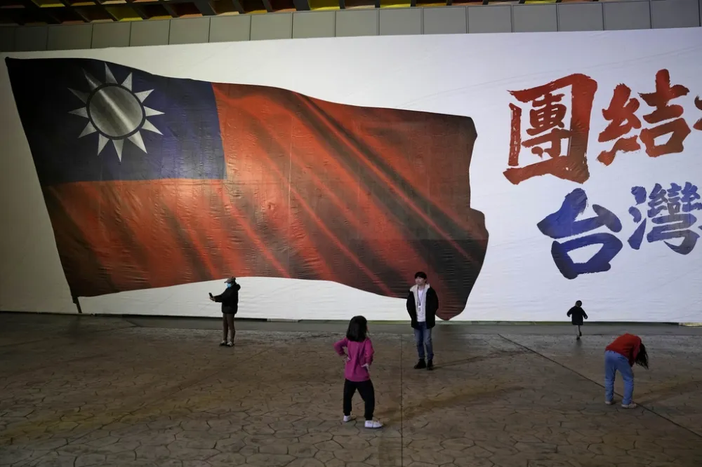 社評：民進黨應積極尋求綠白合作──2024總統大選系列之二