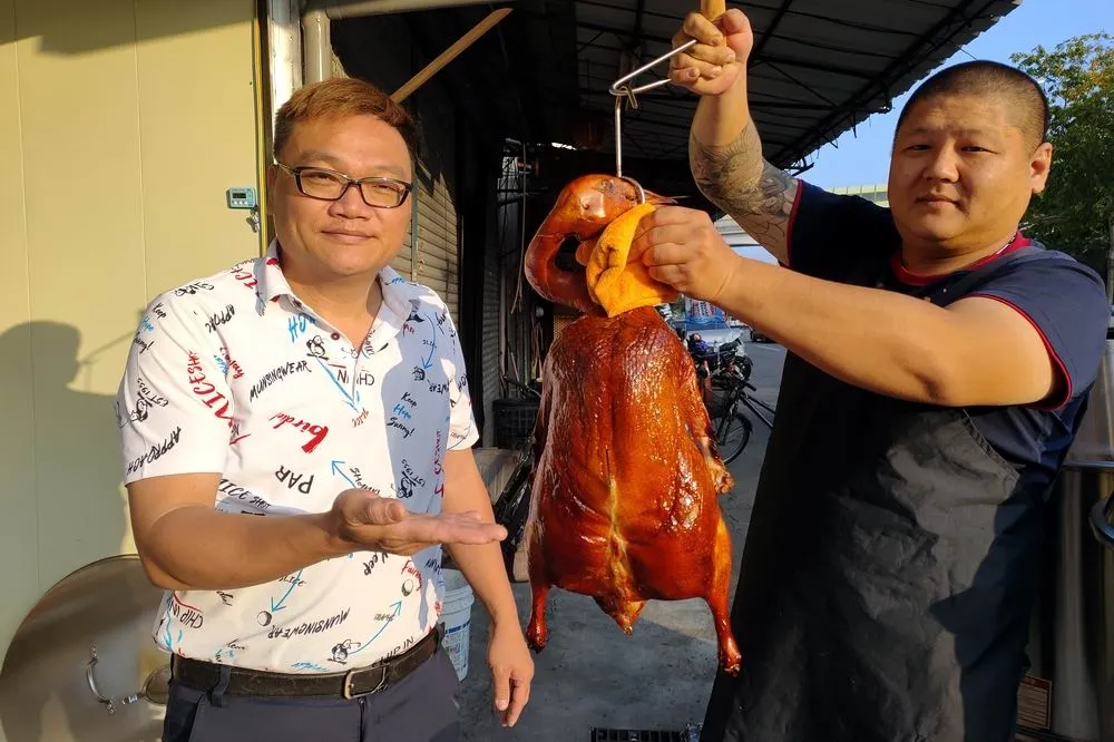 鵝庄黃修量研發一個多月即以黃金燒鵝拿下金牌燒鵝爭霸賽銅牌
