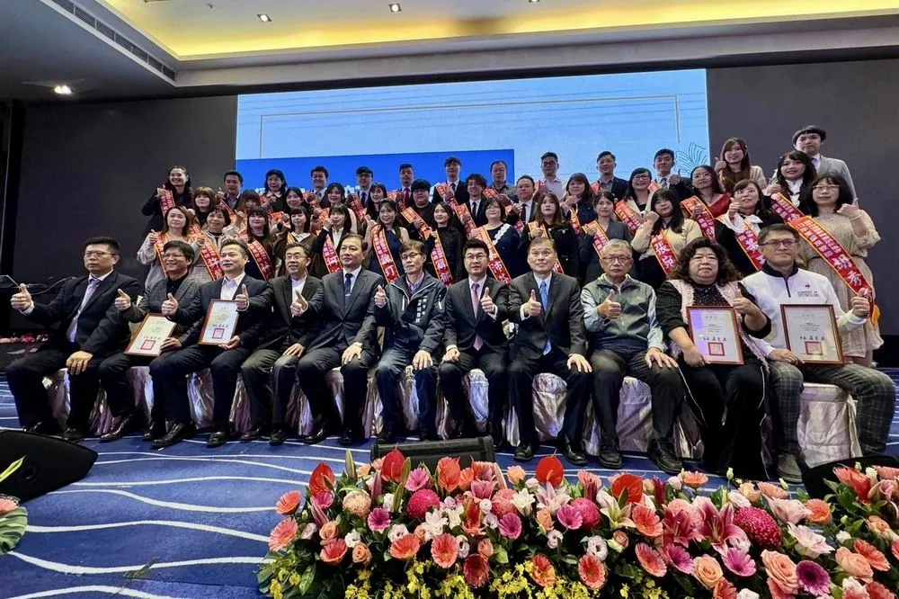 台中市39位優良補習班教師獲表揚　超過三成是八年級生