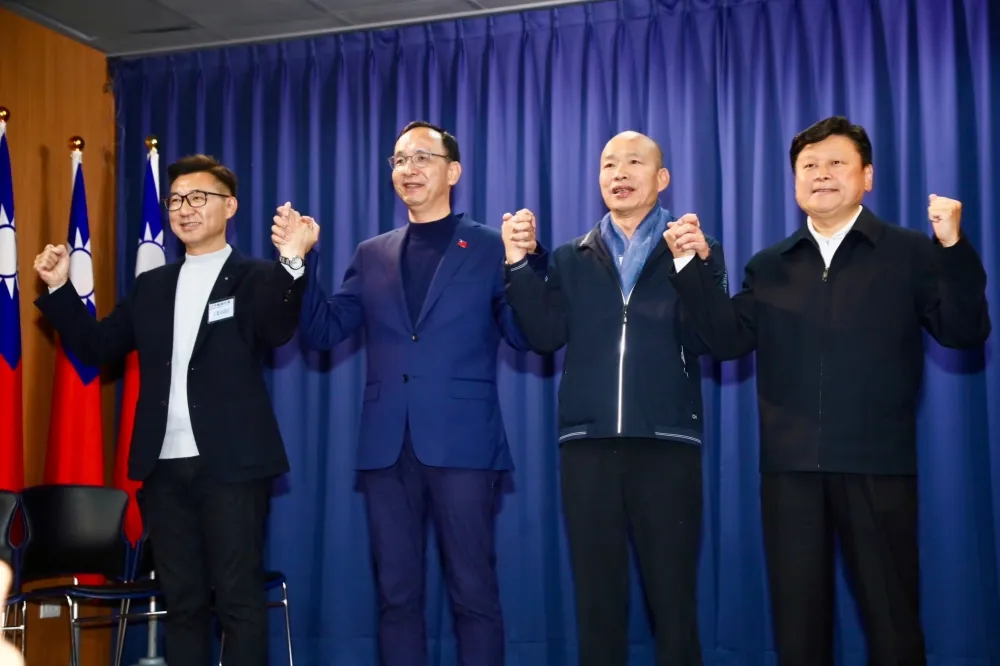 【快訊】大逆轉！傅崐萁放棄角逐立院龍頭　高喊：支持「韓江配」