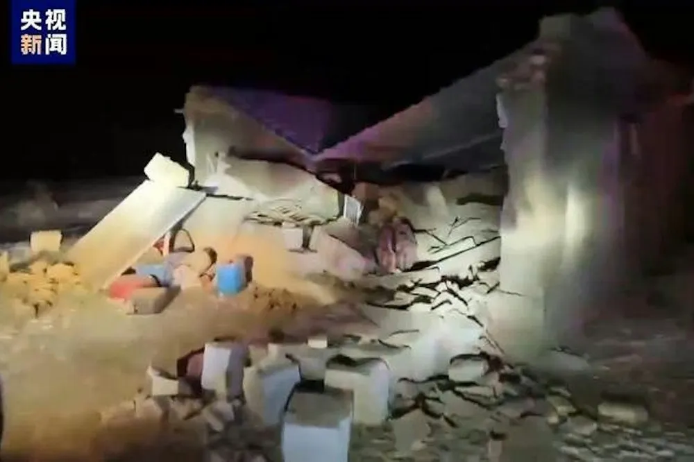【有片】中國新疆7.1級極淺層強震！餘震不斷　零下11度民眾嚇壞不敢回家