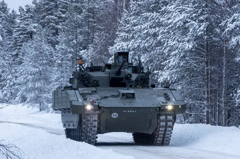 【有片】英軍次世代Ajax裝甲偵察車　通過瑞典嚴寒條件測試