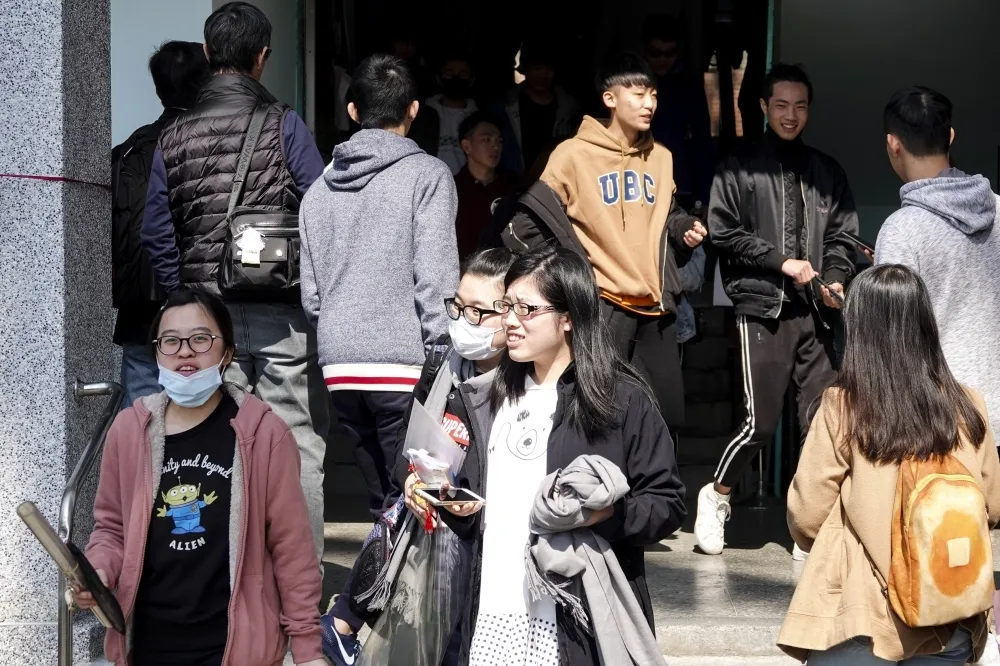 【懶人包】私立大專校院學雜費減免2月上路　最高5.5萬元申請資訊看這裡