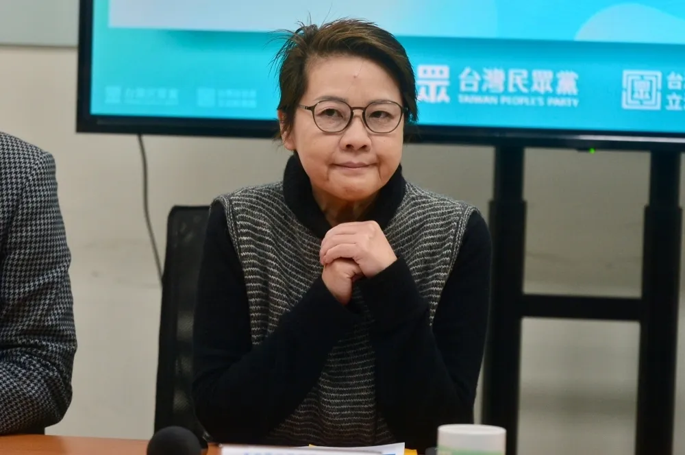 民眾黨中評會通過「黃珊珊條款」禁雙重黨籍　黃：按程序辦理
