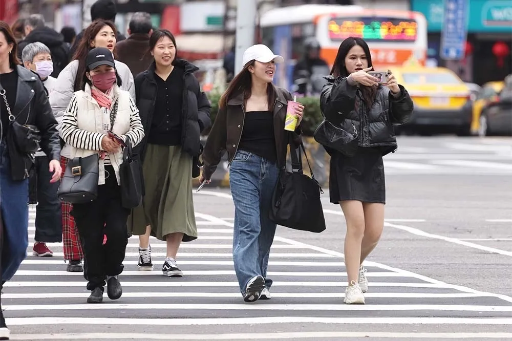 寒流快掰了！北台濕冷到周末　下周逐日回暖「高溫飆30度」