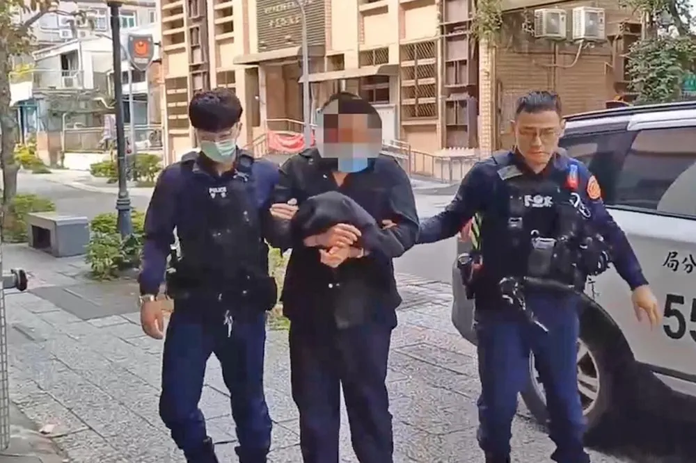 【悲劇片】淡水逆子窗簾繩勒斃父親　遭警逮上銬畫面曝光