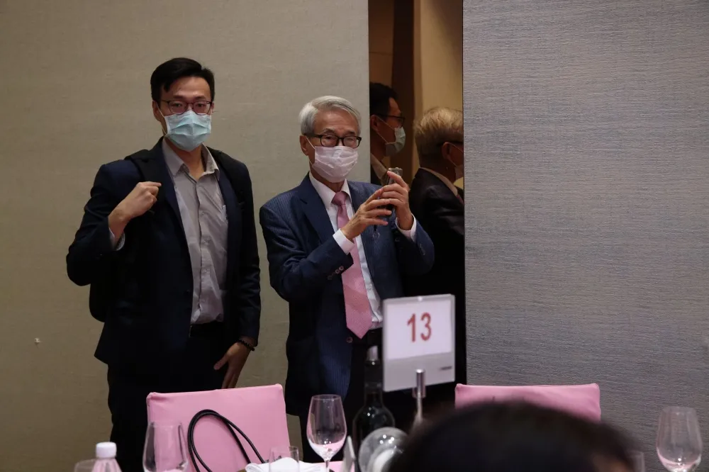 新壽增資案兩派大股東隔空交火　新光金4聲明點名吳東進應自律自重
