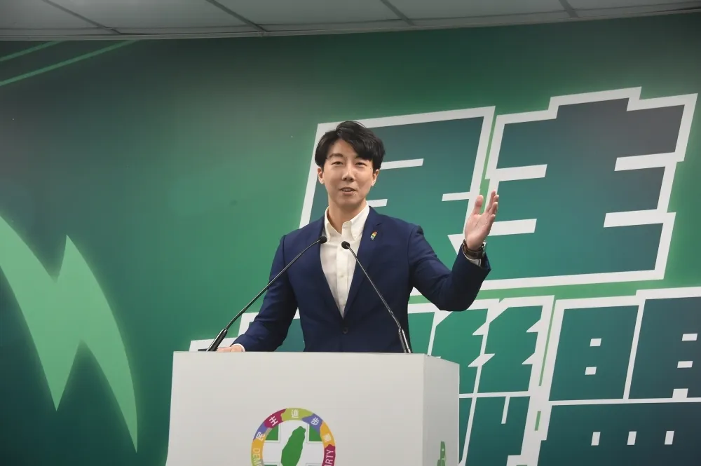 選前發文宣攻擊張智倫「家族驚人身家、涉賄」挨告　吳崢獲不起訴