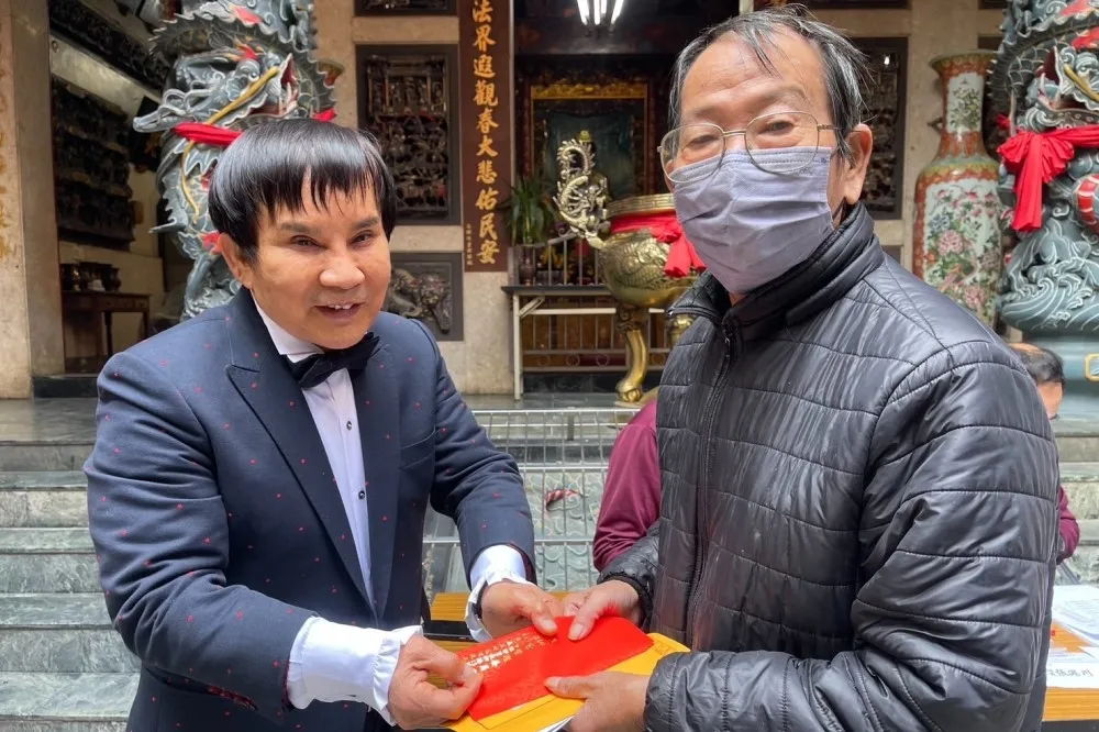 寒冬送暖！錢都日式涮涮鍋贈雲林鄉親生活必需品　邀弱勢童免費吃火鍋