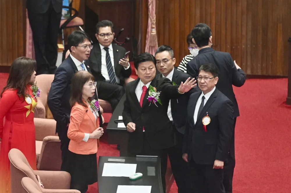 藍營傳「恐有4人跑票」　黨團總召傅崐萁喊話：國民黨是團結的政黨