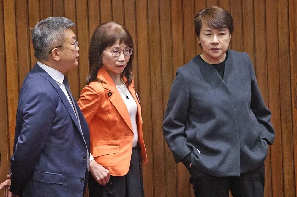 陳昭姿手「染紅」廢票遭轟低級錯誤　傳民眾黨下周二將議處