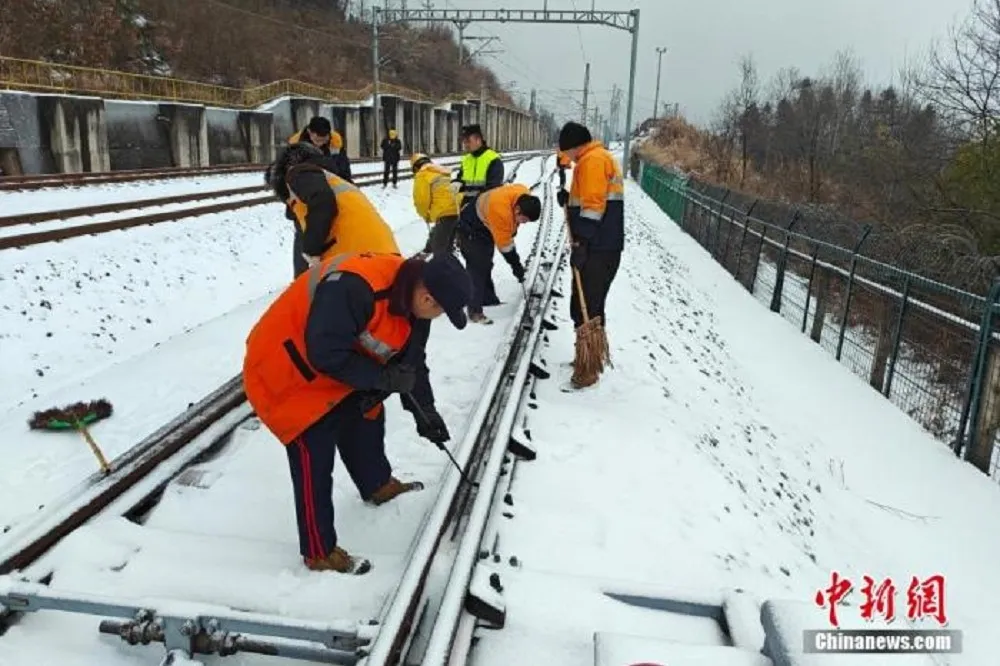 【有片】中國90億春運人次遇15年來最強雨雪天氣　暴雪、冰凍、大風、大霧4警報齊發