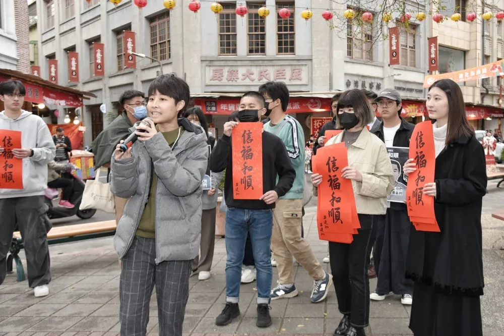 號召全民關注邱和順、王信福死刑案　公民團體送「冤獄故事」春聯