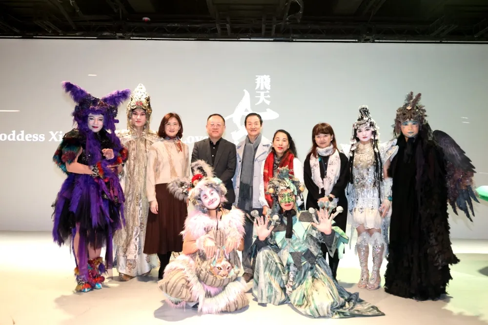訪「CLT傳奇放送科藝文創園區」　文化部長史哲：表演團隊活化營運創文資再利用新典範