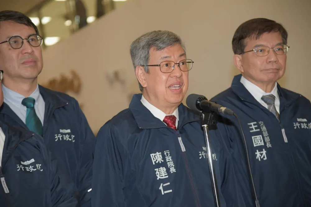 春節返鄉潮來了！台鐵高鐵估疏運逾千萬人次　大年初三最高峰