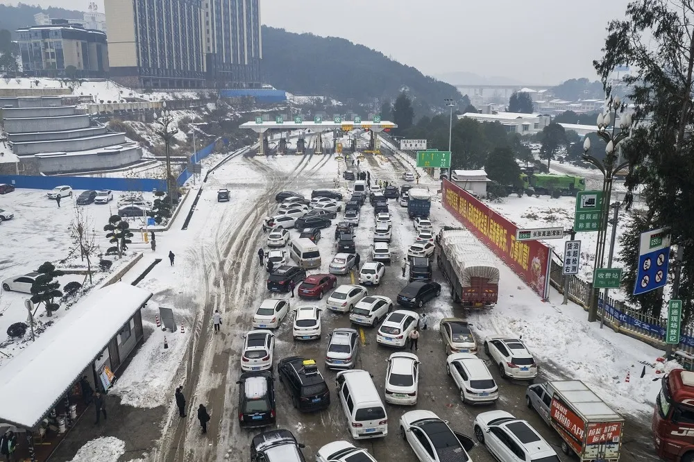 15年最強雨雪阻中國春運交通　北京急撥6億拚搶通