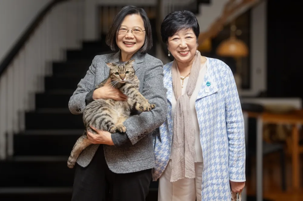 蔡英文接見小池百合子　毛孩「蔡想想」迎賓超搶鏡