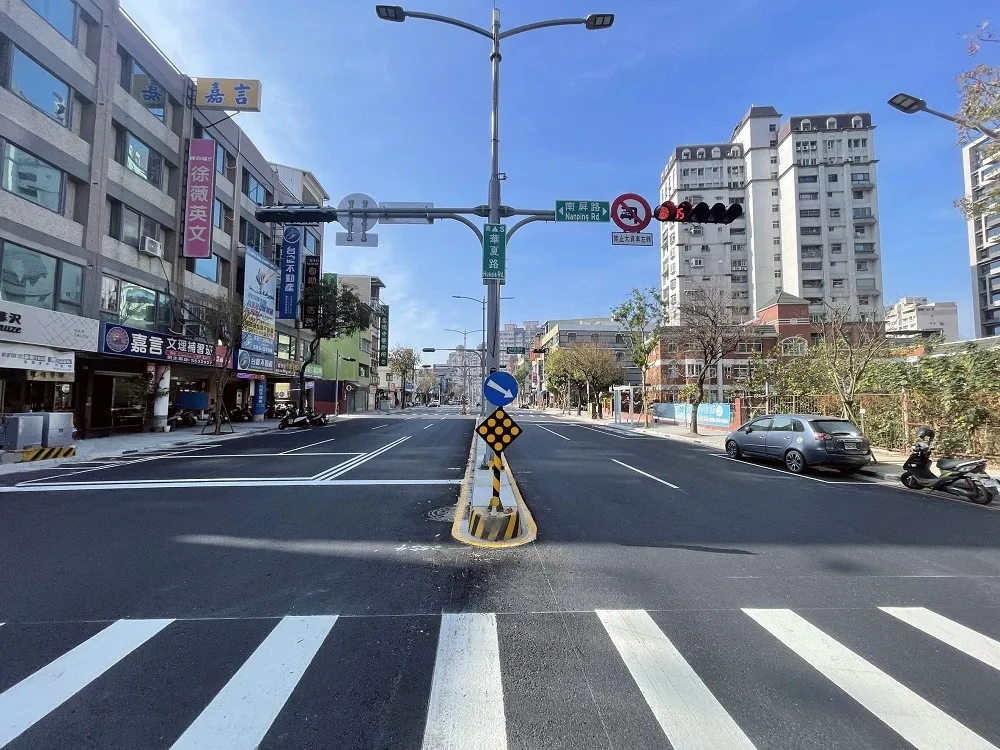 營造人本友善道路環境　高雄華夏路全段翻新完成