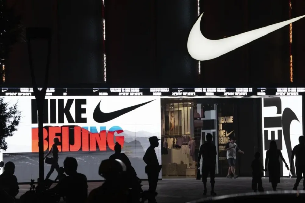 民眾看緊荷包消費前景黯淡　Nike宣布裁員1600人