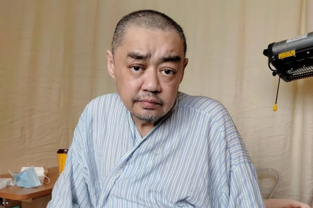 跌落樓梯顱內出血一度住加護病房　吾爾開希：我現在挺好