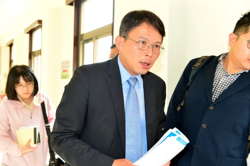 朝野協商邀陳建仁食安專報破局　黃國昌堅持加開院會拒簽字