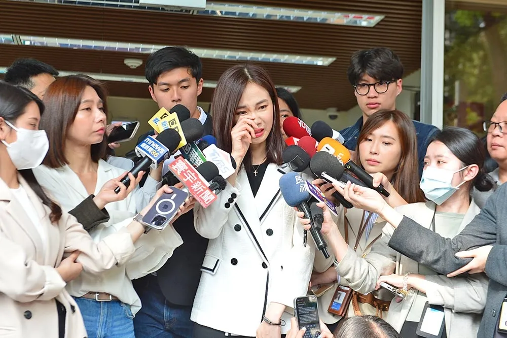 突辭民眾黨發言人、黨團副主任　楊寶楨爆哭：掙扎很久