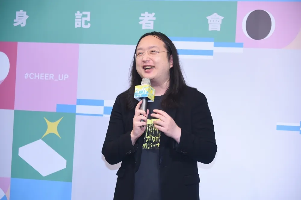 數位部長唐鳳近日成箭靶　藍委補刀：不滿意度高達81%