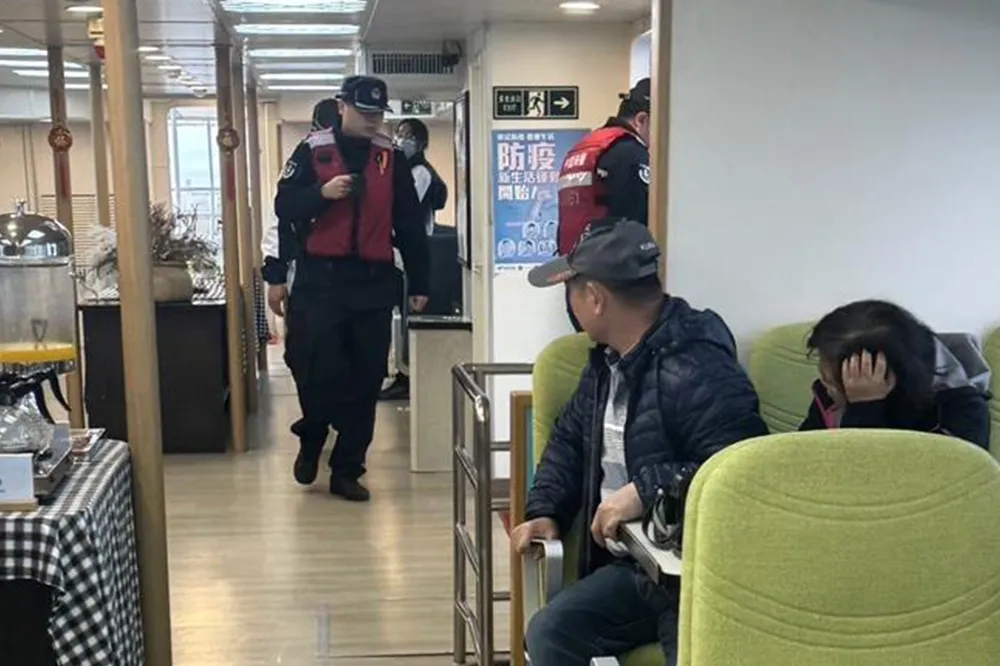 金門「初日號」遭中國海警登檢30分鐘　遊客驚：以為回不來了