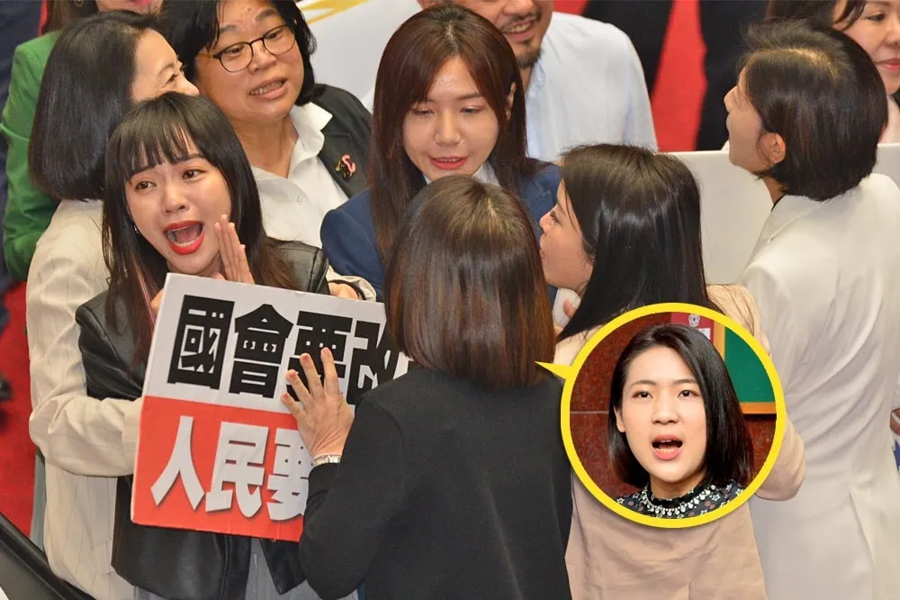 立院開議第1天爆搶麥大戰　黃捷、徐巧芯首次對陣讓藍綠「板凳清空」