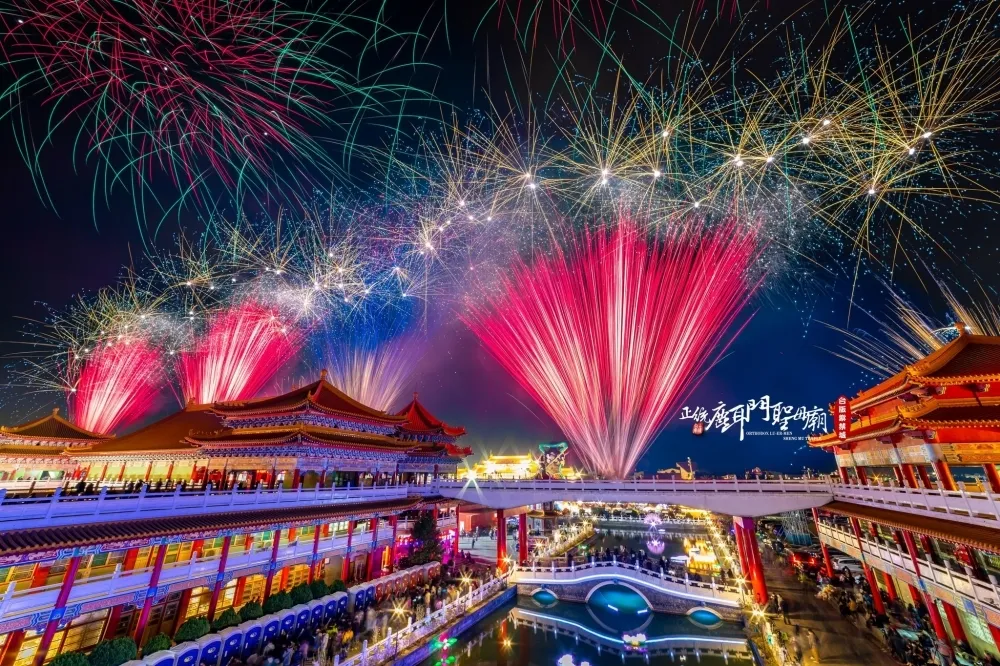 台南鹿耳門聖母廟煙火元宵節登場！2 小時巨型煙火點亮夜空還有炸蜂炮