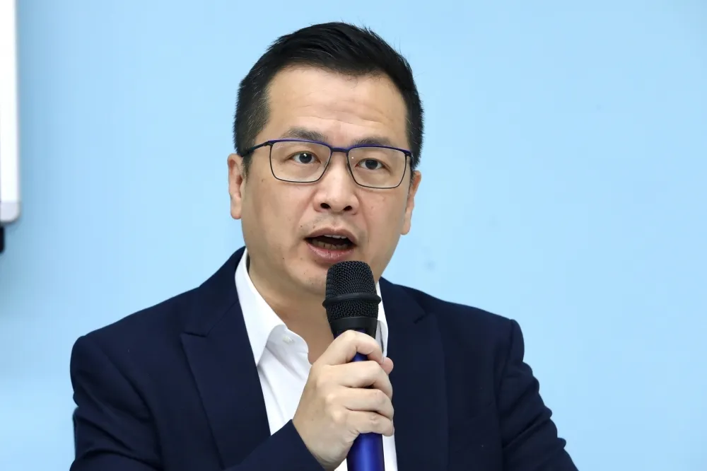 【中國快艇翻覆】曾轟「該下台負責的人要有自覺」　羅智強諷管碧玲：這話回敬妳