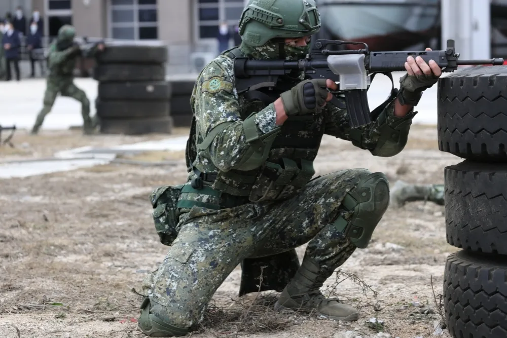 政院拍板修正《陸海空軍懲罰法》　軍人悔過期不計服役年資