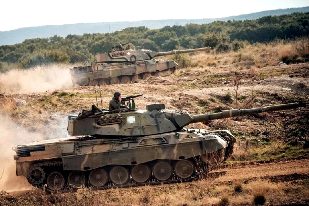 【有片】多家國際軍工大廠摩拳擦掌　有意競標希臘500輛豹1戰車升級計劃
