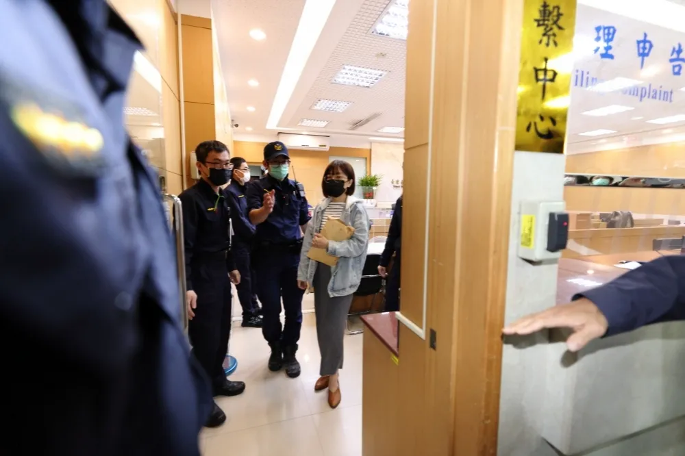 林穎孟涉貪「密婚又離婚」遭前夫退保　妹妹、律師湊到百萬交保金　