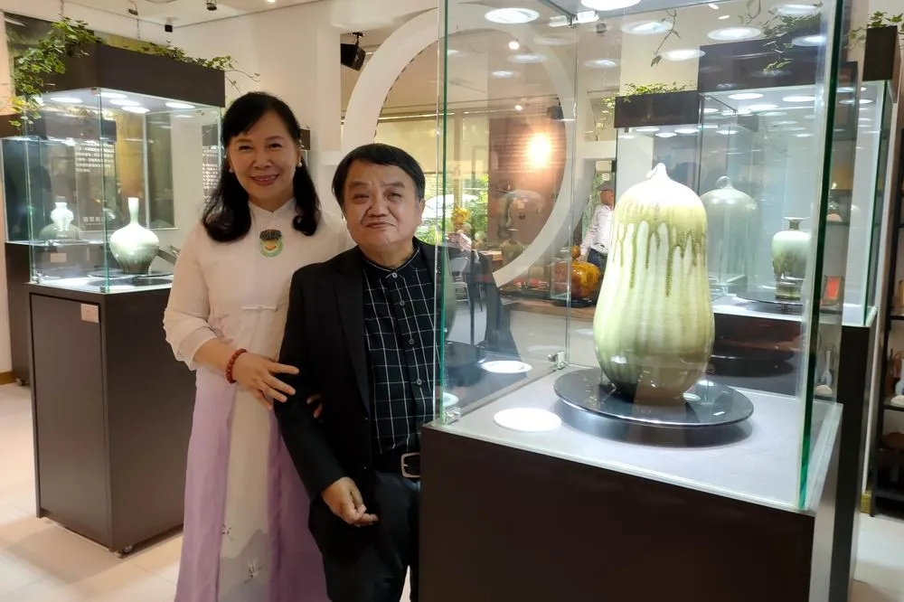 七次敲掉窯場再重建　淬煉「翡翠青瓷」  台中開展