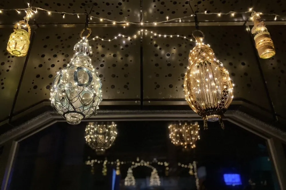 廢棄瓶罐化身藝術品！基隆海科館打造環保藝術燈展　「這天」祭出買一送一參觀優惠