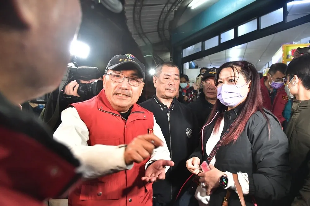 【快訊】三重工地開挖地下室惹禍致鄰棟11層樓歪斜　侯友宜令建商停工並加重處罰