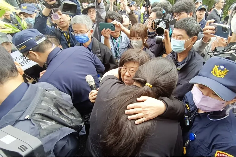 抗議團體喊「蔣萬安道歉」與警爆衝突　228受害家屬：今盼好好追思放下仇恨心