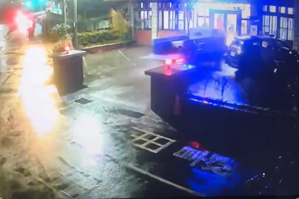 【基隆警值班遭撞死】小貨車直衝八堵分駐所　嫌犯落跑被火車撞斃