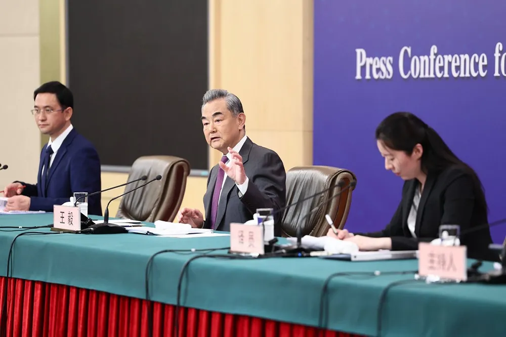 【兩會記者會】王毅談南海爭議　撂話據理反制無理挑釁