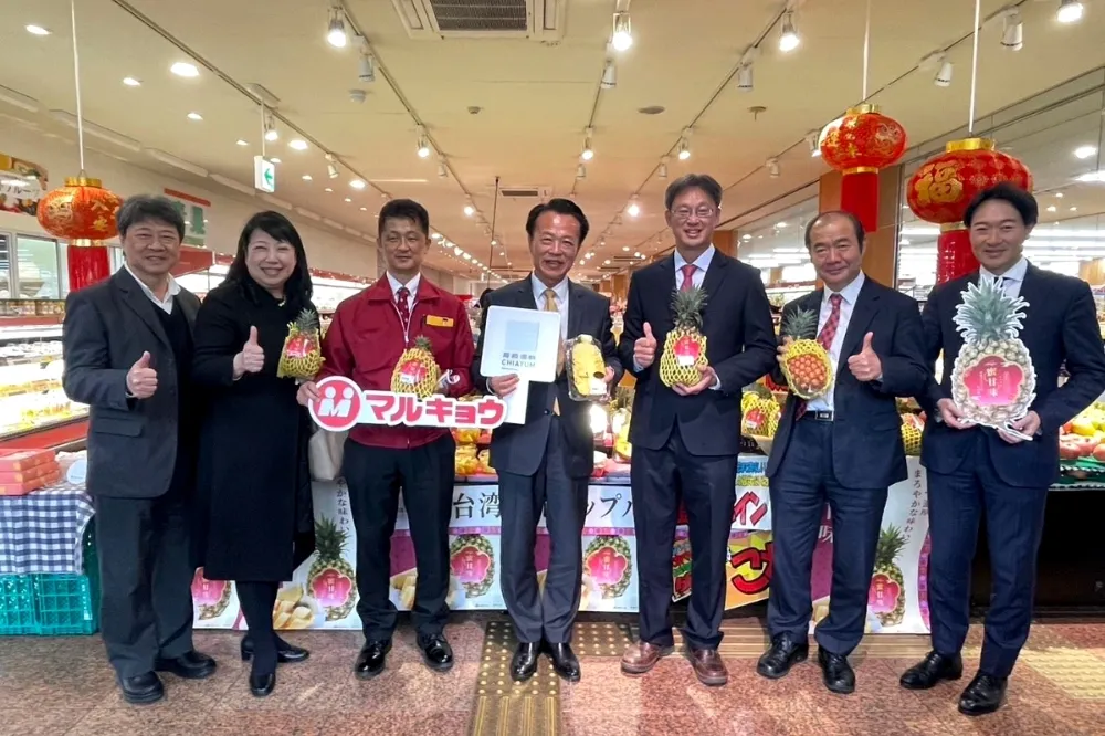 嘉義「蜜甘味」鳳梨魅力延伸九州　縣長翁章梁親自推銷獲好評