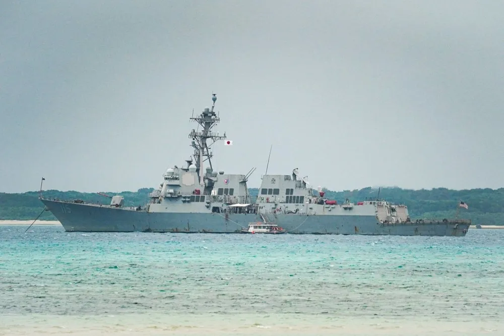 【有片】美軍神盾驅逐艦停靠日本石垣港　遭當地港務工會反對改錨泊