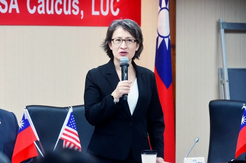 李濠仲專欄：蕭美琴訪美、國民黨「在中國設投票所」──藍綠再分岔