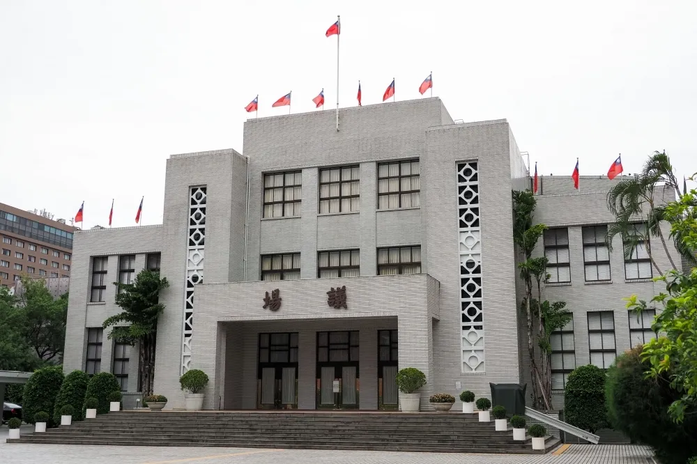 瑜燕好交情？立法院總務處長遭調職　中市新聞局副局長廖炯志將跳級接任