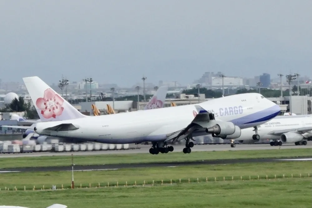 無人機闖入桃機、松機禁航區多次　2玩家「害起飛停擺」遭起訴