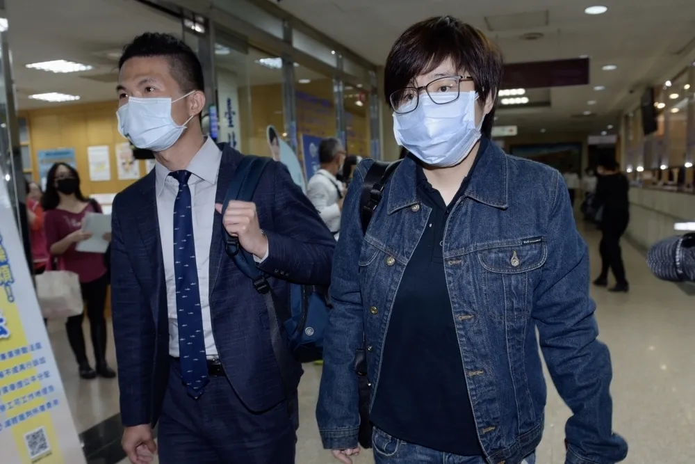 「卡神」楊蕙如出庭高分貝跳針答覆　法官抓狂：安靜！這裡不是菜市場