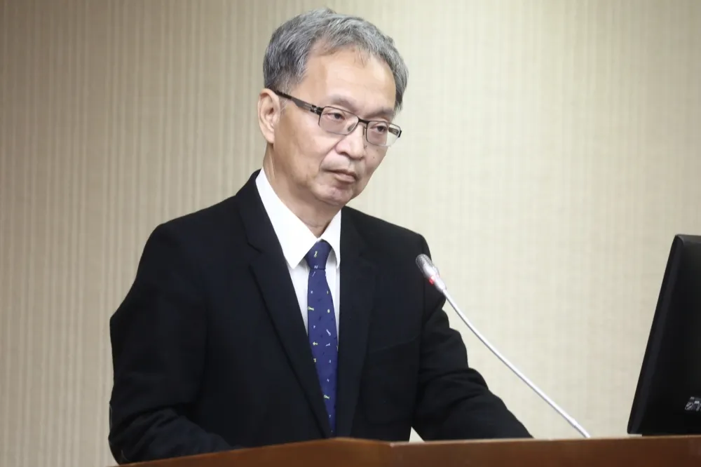 【保母虐童致死】衛福部專報僅2頁遭退回　薛瑞元：短時間要寫鉅細彌遺報告有困難
